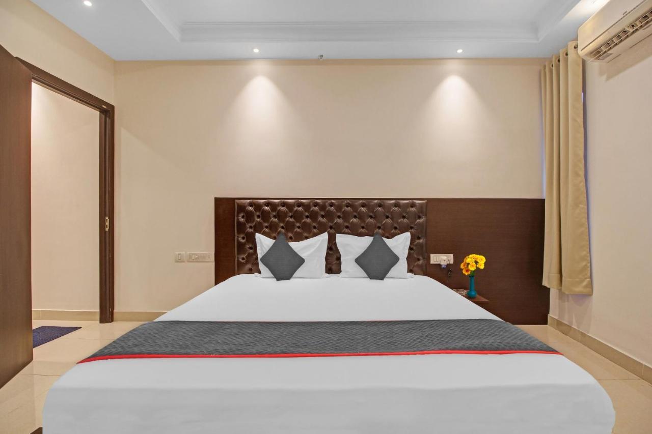 Super Townhouse Centre Point Inn Near Esplanade Metro Station Calcutta Buitenkant foto