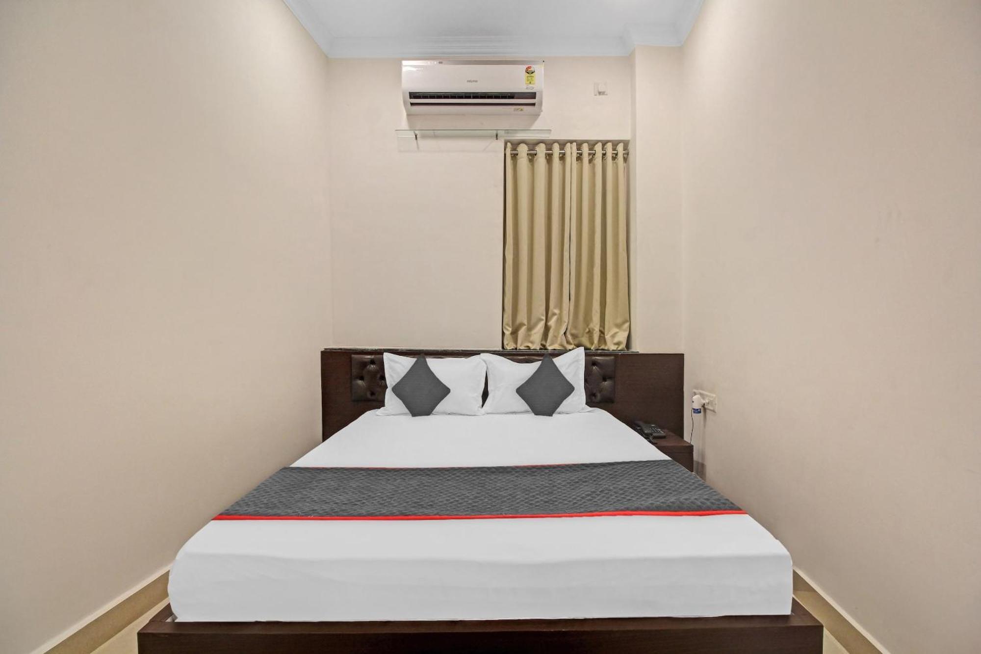 Super Townhouse Centre Point Inn Near Esplanade Metro Station Calcutta Buitenkant foto
