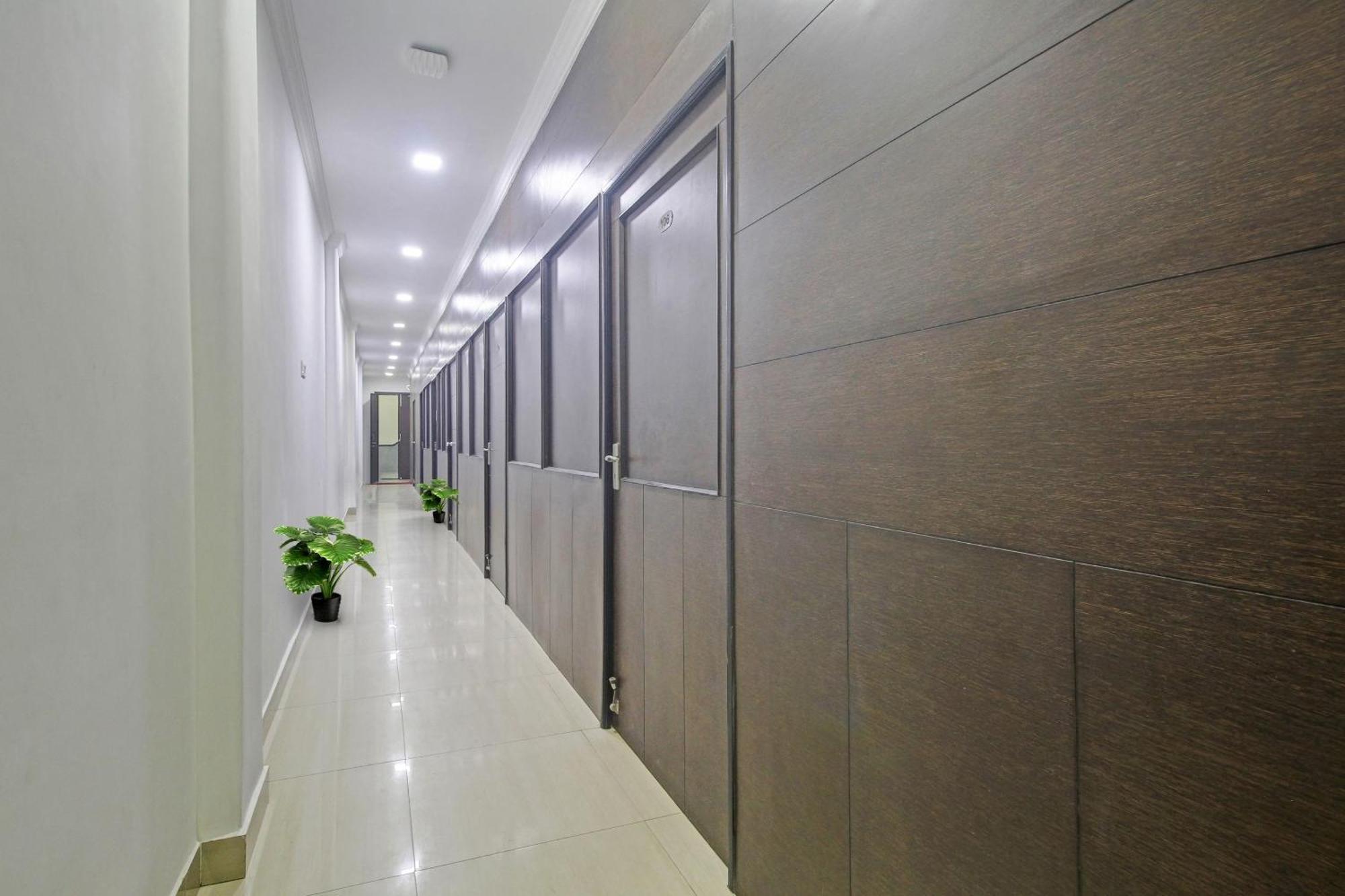 Super Townhouse Centre Point Inn Near Esplanade Metro Station Calcutta Buitenkant foto