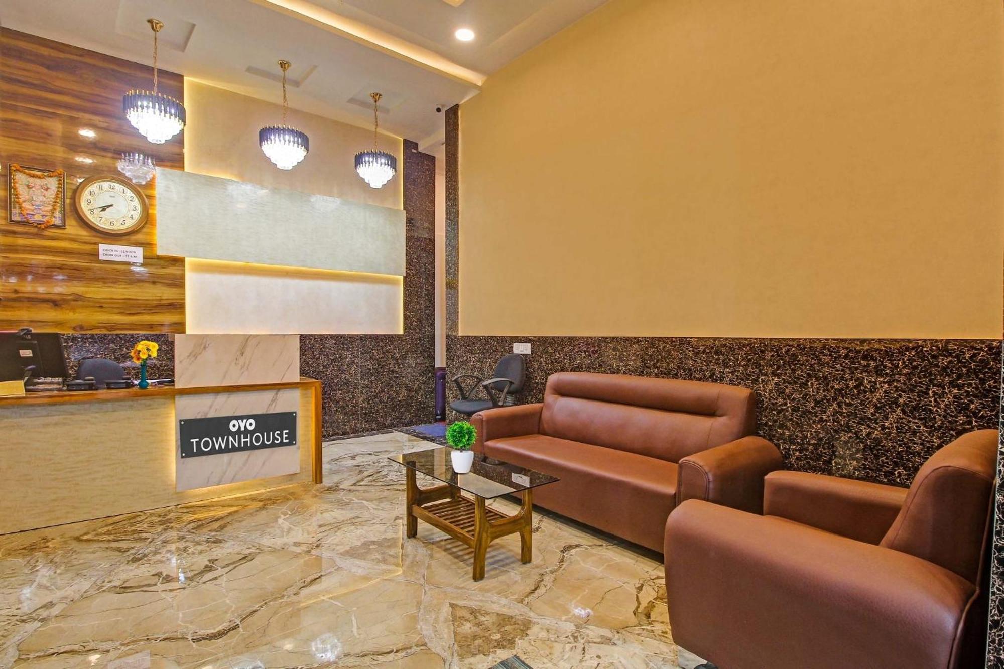 Super Townhouse Centre Point Inn Near Esplanade Metro Station Calcutta Buitenkant foto