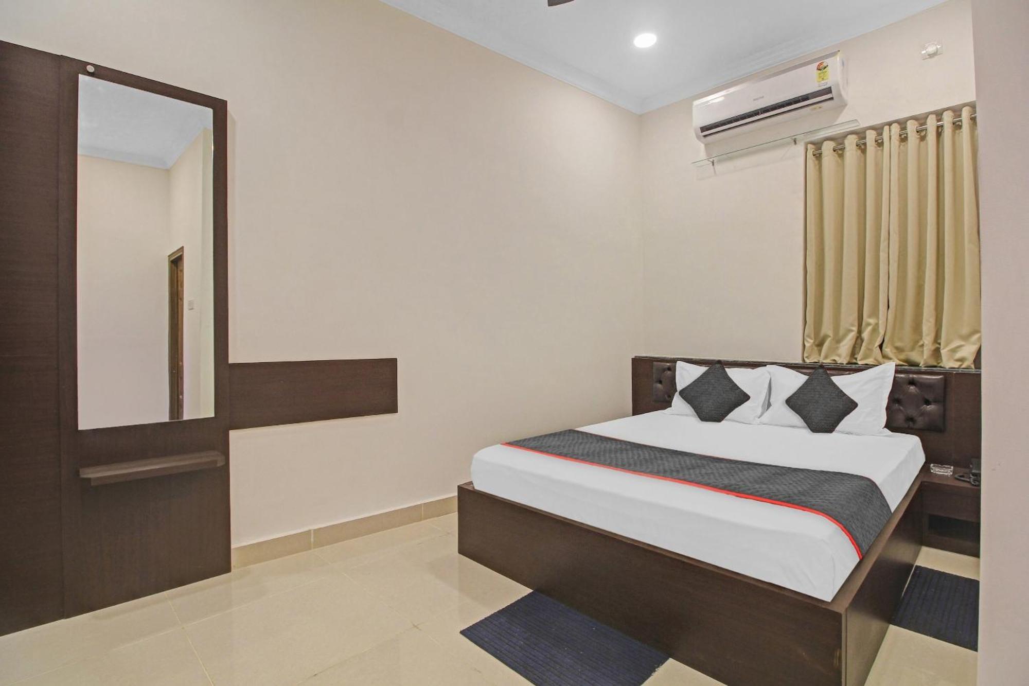 Super Townhouse Centre Point Inn Near Esplanade Metro Station Calcutta Buitenkant foto