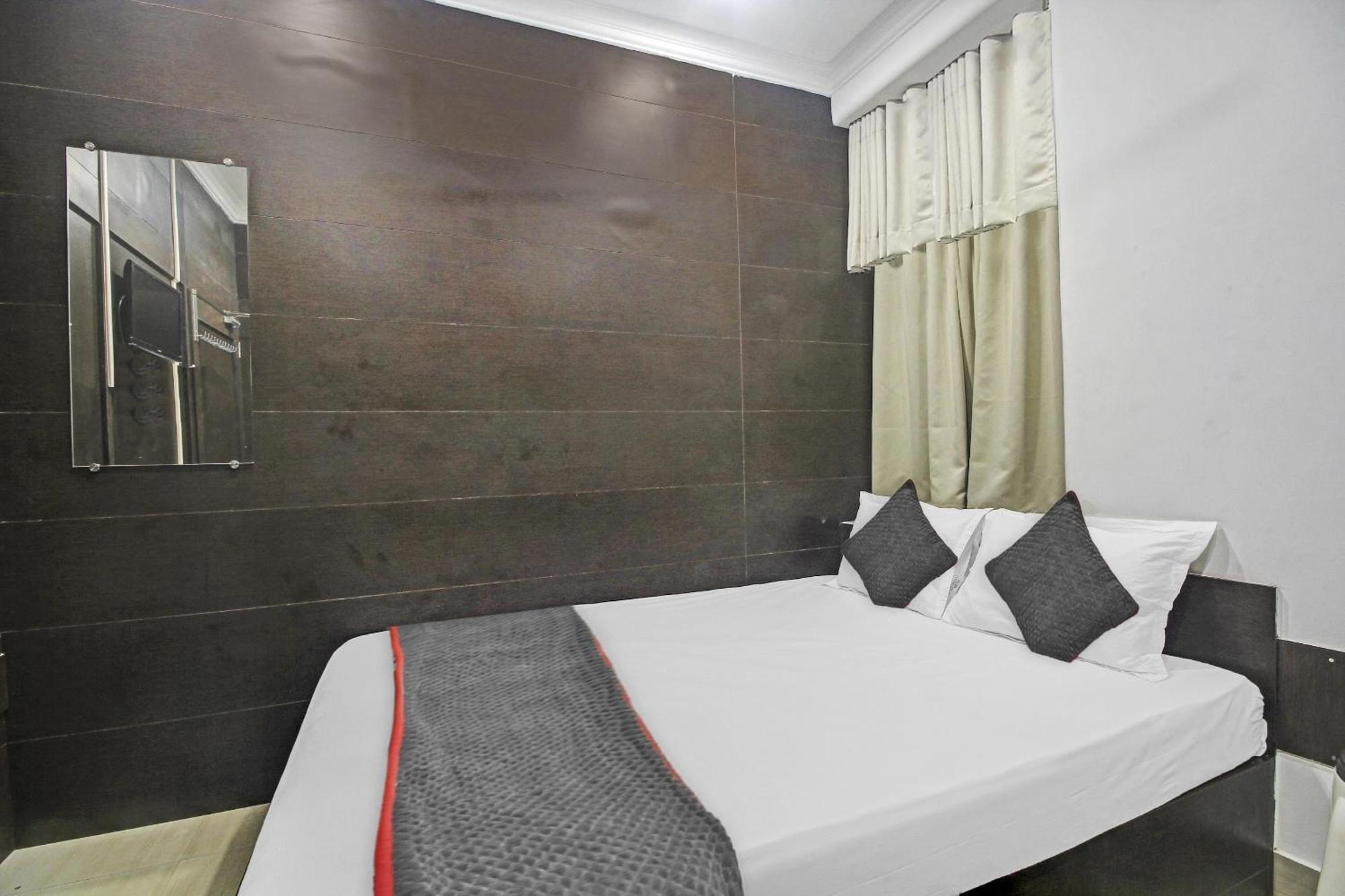Super Townhouse Centre Point Inn Near Esplanade Metro Station Calcutta Buitenkant foto