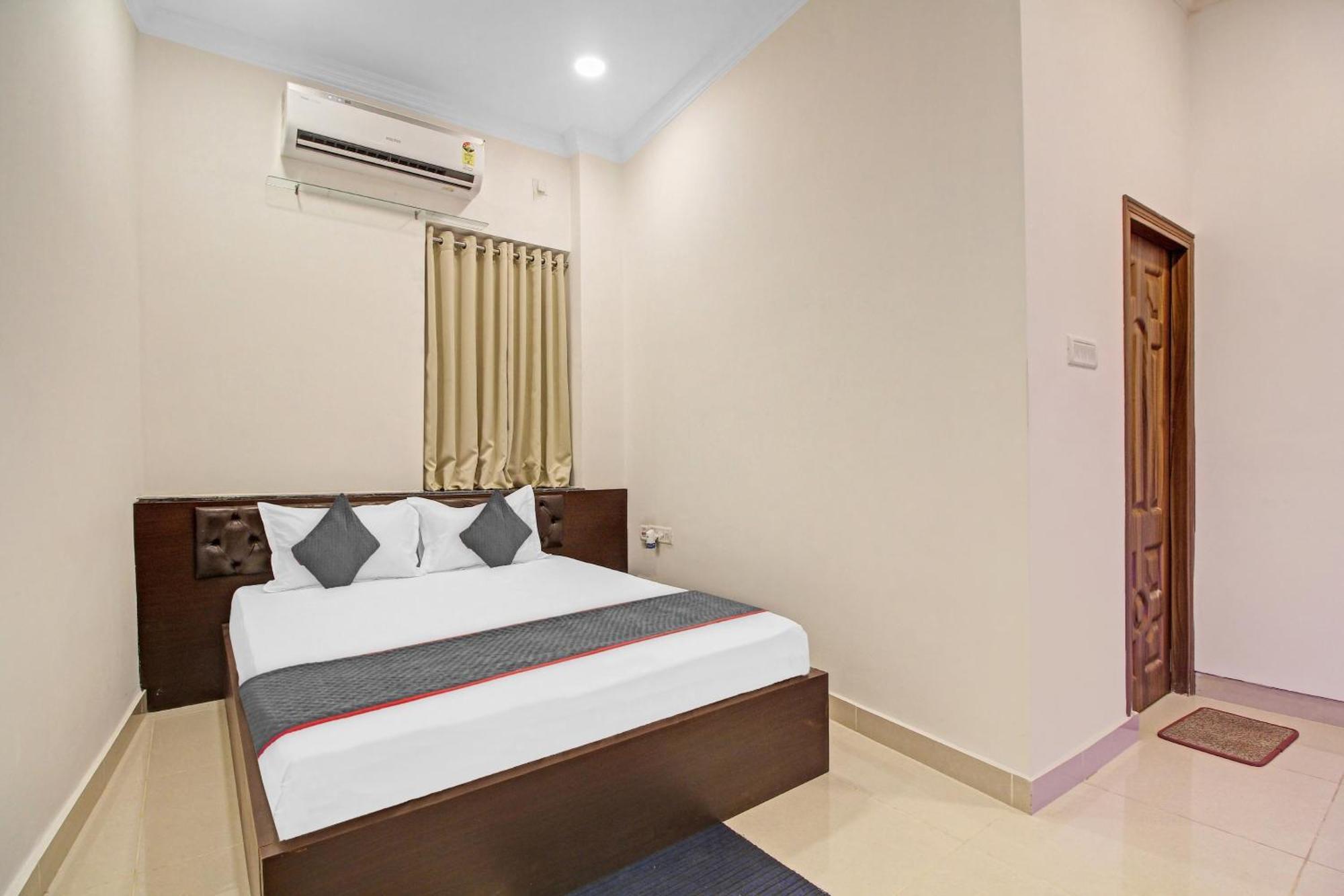 Super Townhouse Centre Point Inn Near Esplanade Metro Station Calcutta Buitenkant foto